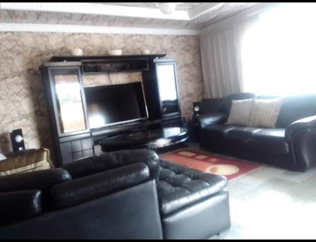 2 BEDROOM HOUSE FOR SALE IN RIETVALLEI AH